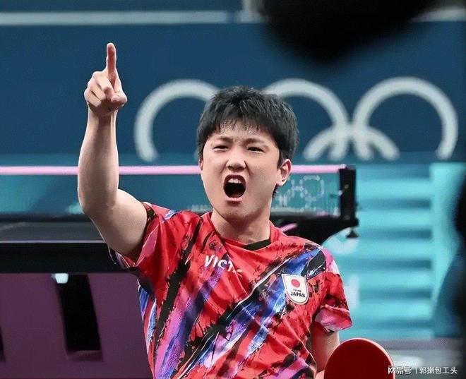 包含中国乒乓球队爆冷日本乒乓球队，张本智和统治全场的词条