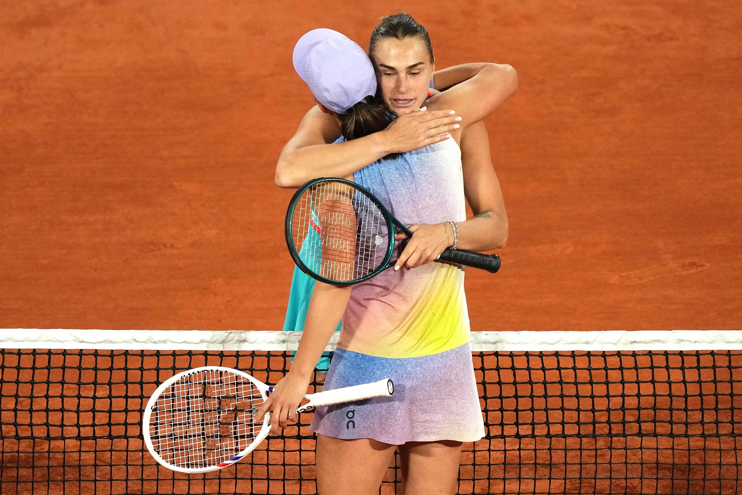 西班牙网球队鏖战法国网球队，瓦林卡完成帽子戏法的简单介绍