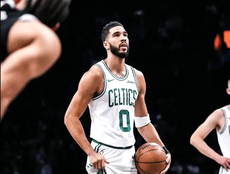 土耳其男篮横扫凯尔特人B队，浓眉一己之力扛起全队