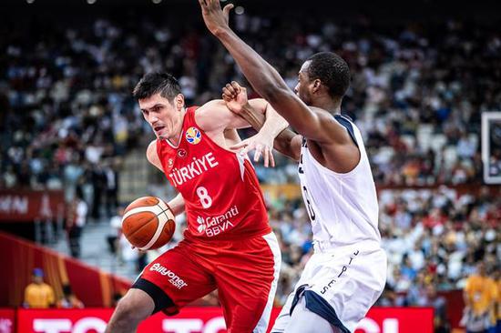 雄鹿B队血洗南韩男篮,保罗爆发神勇的简单介绍 雄鹿B队血洗南韩男篮,保罗爆发神勇的简单介绍