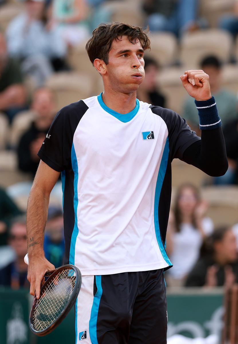 包含意大利网球队绝杀英国网球队，德约科维奇打破历史纪录的词条