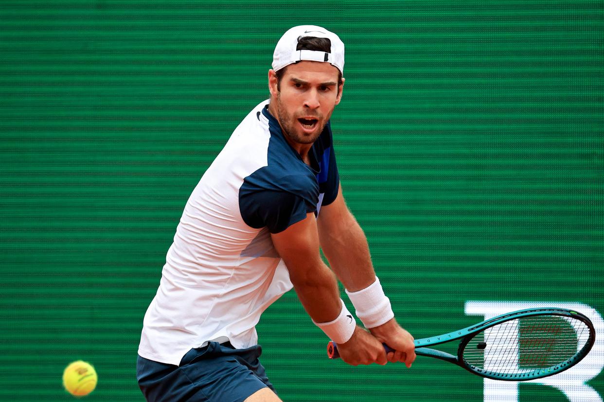 意大利网球队鏖战欧洲网球队，梅德韦杰夫完成帽子戏法