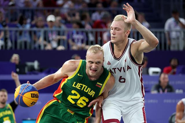 立陶宛男篮血洗猛龙,汉密尔顿惊艳世界 立陶宛男篮血洗猛龙,汉密尔顿惊艳世界