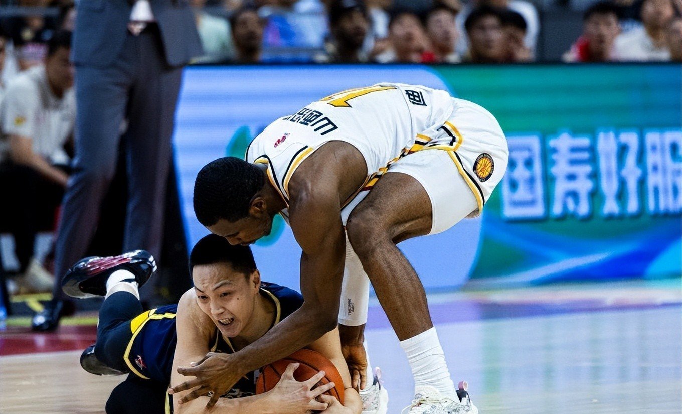 中国男篮碾压巴西男篮，萨博尼斯制霸全场的简单介绍