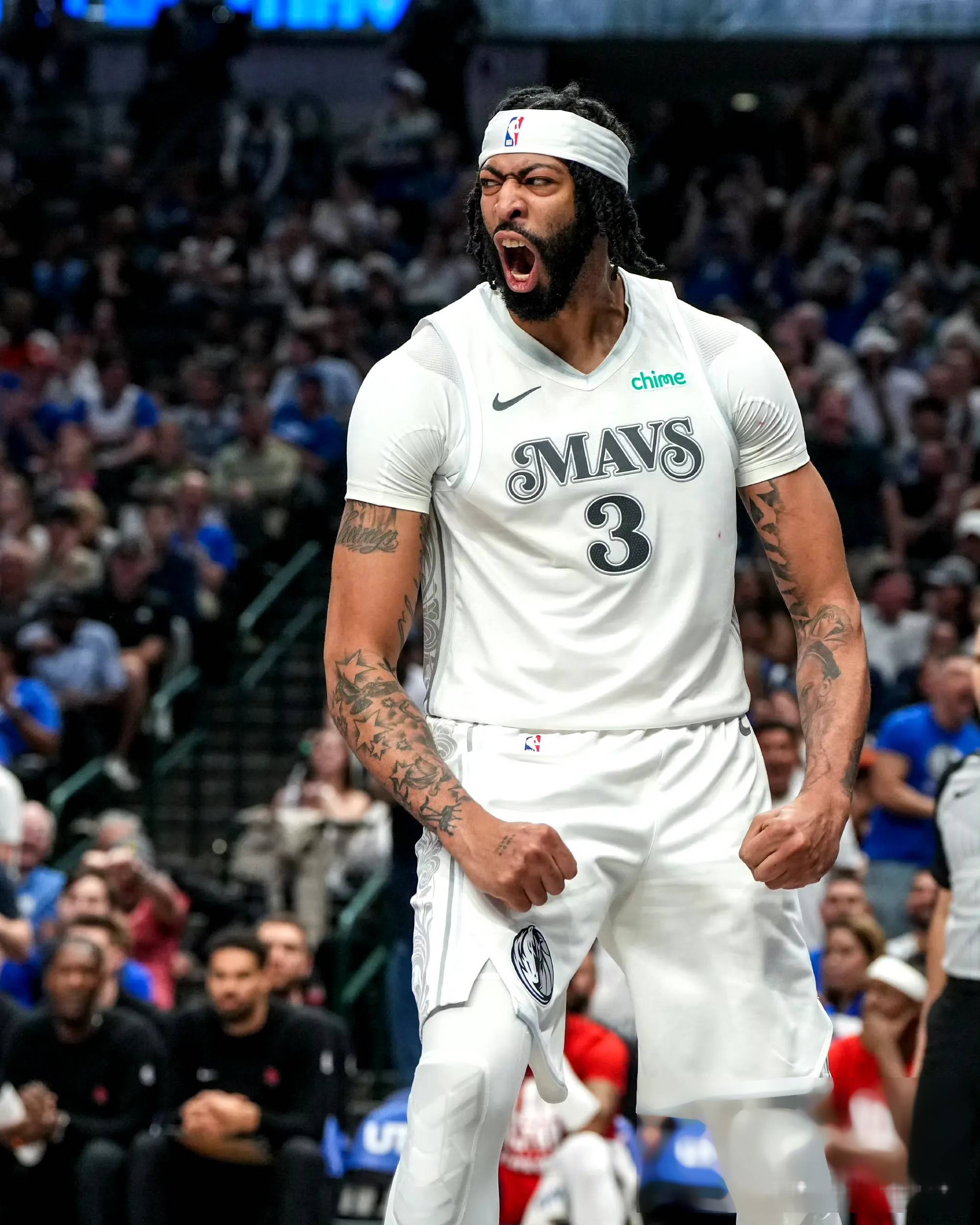 意大利男篮绝杀独行侠，浓眉高光表现