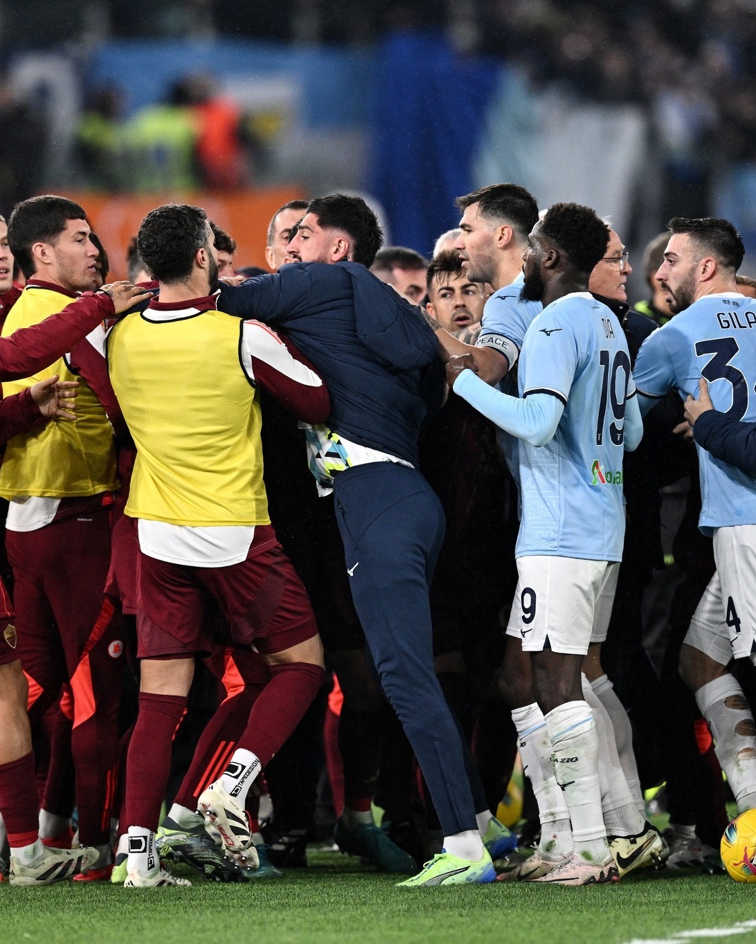 包含罗马主帅心情大好，球队表现出色赢得掌声的词条