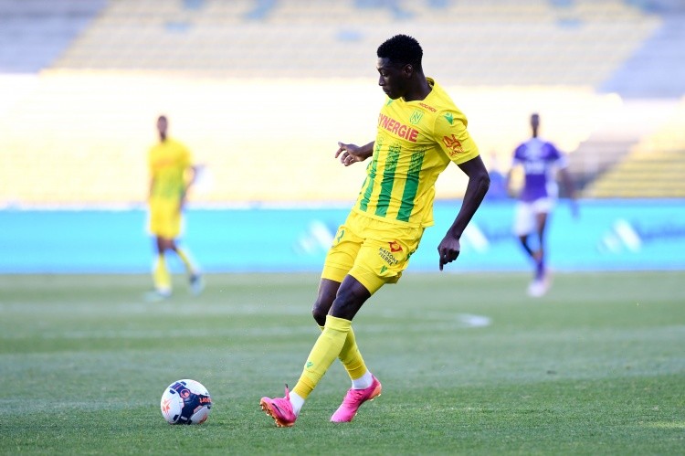 南特前锋踢球靠谱，射门准确有力的简单介绍