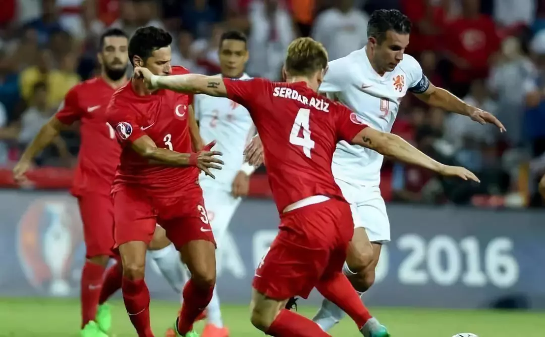 包含土耳其对阵俄罗斯，最终获胜的词条