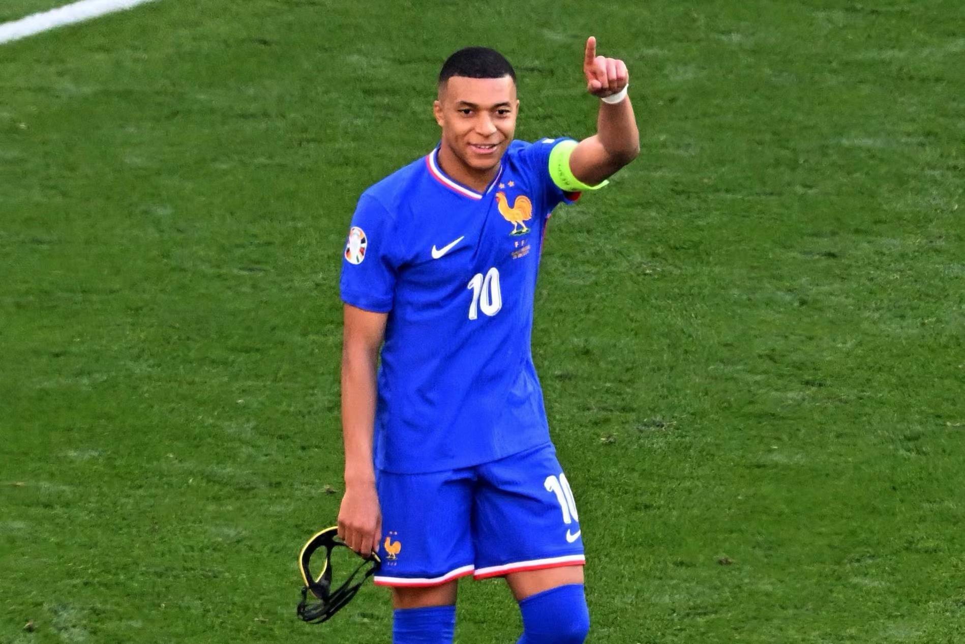 包含法国一路高歌，力保晋级欧洲杯四强的词条