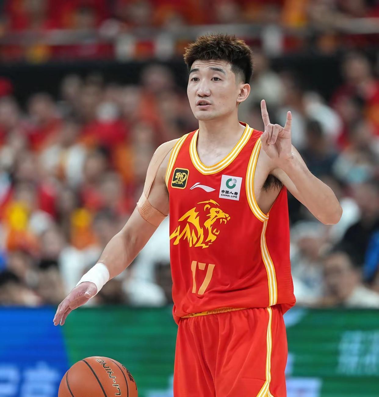 关于广州队险胜广东队，孙铭徽统治全场的信息