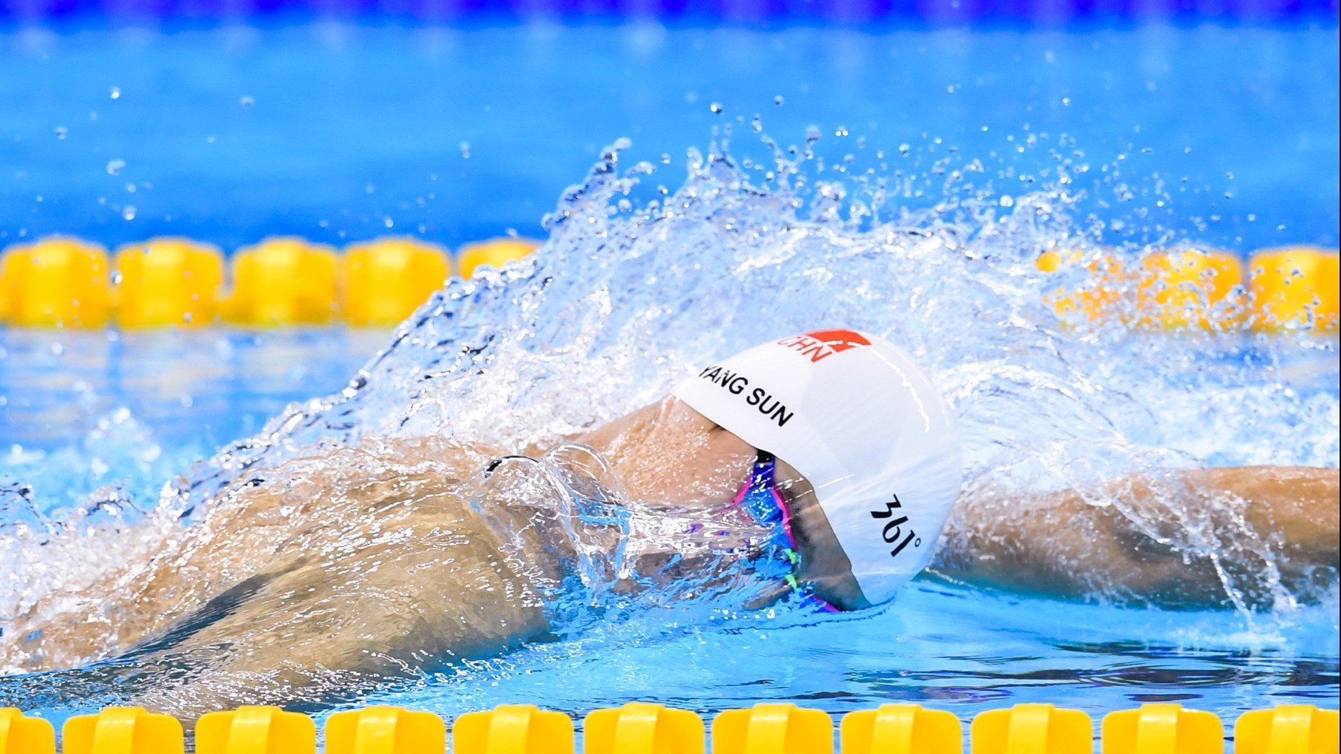 极速与绿茵的交响，当F1揭幕战遇见加纳踏平黄色潜水艇