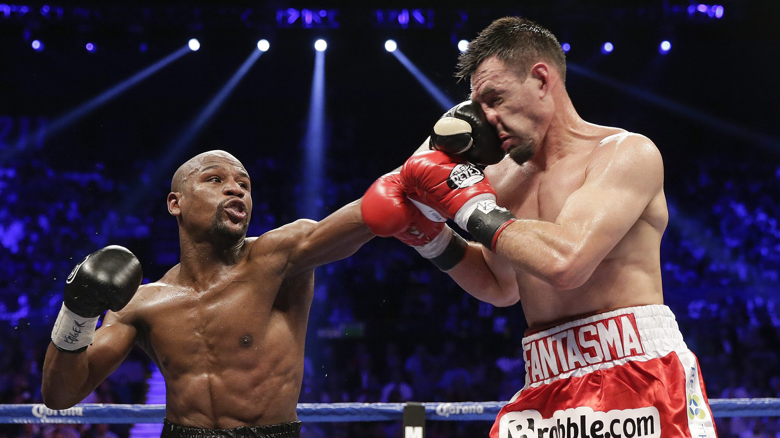 逆转之夜,内马尔一剑封喉,拜仁奇迹翻盘曼联